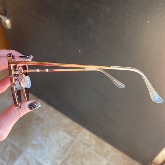 Cat Eye Sunglasses - Picture 4 of 7